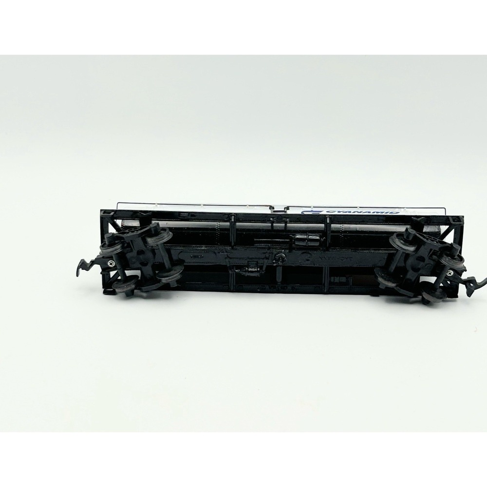Bachmann HO Scale Tanker Car Tanker Car Cyanamid Train Pre-owned - Picture 5 of 8